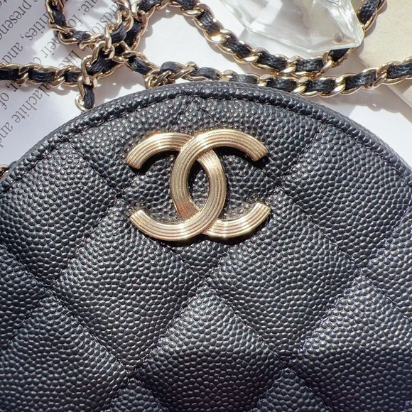 CHANEL Round Black Chain Quilted Caviar Clutch Bag - Picture 3 of 8